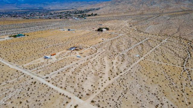 10 15th, Desert Hot Springs, CA 92240