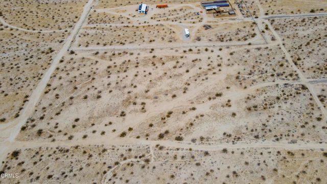10 15th, Desert Hot Springs, CA 92240