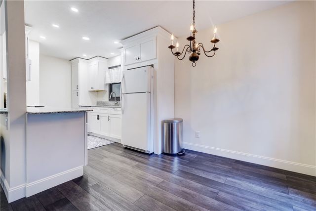 34 Wood Creek Drive, Pittsford, NY 14534