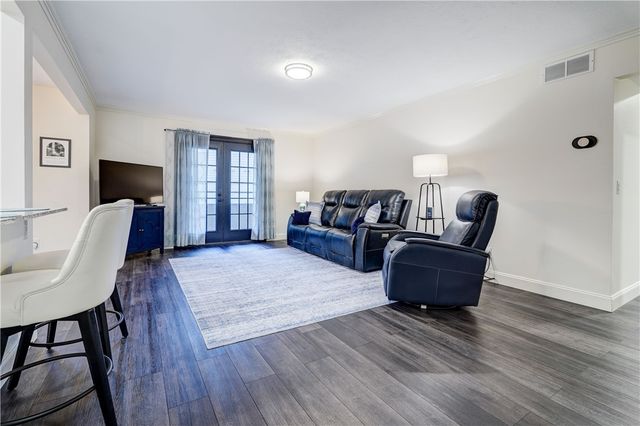 34 Wood Creek Drive, Pittsford, NY 14534