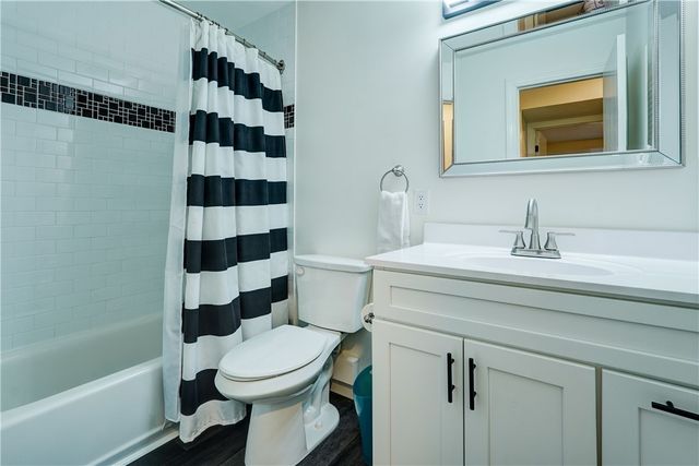 34 Wood Creek Drive, Pittsford, NY 14534