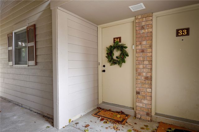 34 Wood Creek Drive, Pittsford, NY 14534