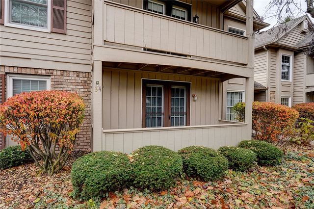 34 Wood Creek Drive, Pittsford, NY 14534