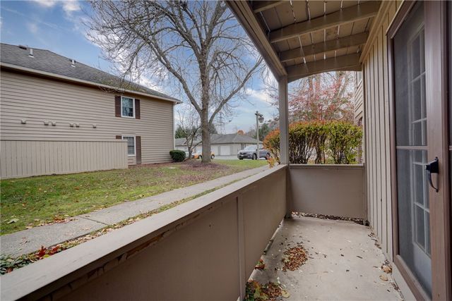 34 Wood Creek Drive, Pittsford, NY 14534