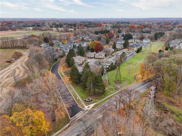 34 Wood Creek Drive, Pittsford, NY 14534