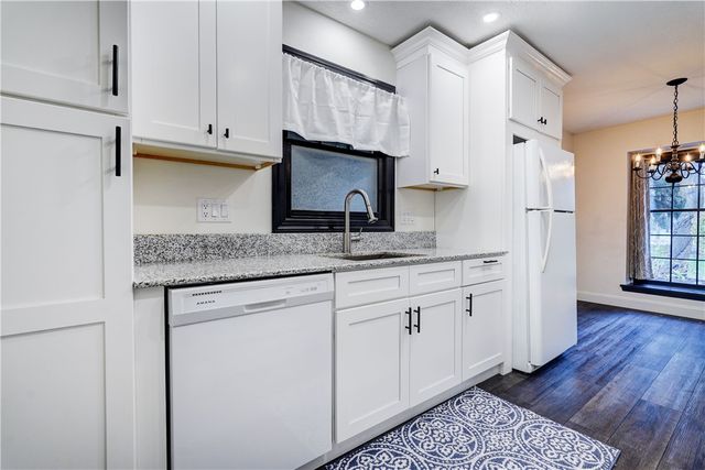 34 Wood Creek Drive, Pittsford, NY 14534