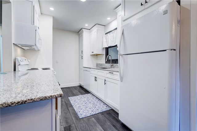 34 Wood Creek Drive, Pittsford, NY 14534