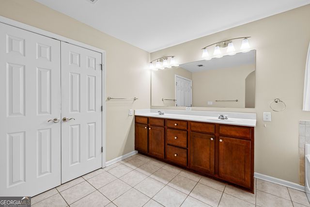 10 Stonebridge Pass, Newnan, GA 30265