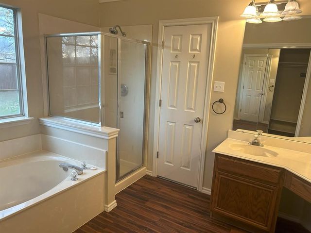 5002 Redwater Drive, Arlington, TX 76018