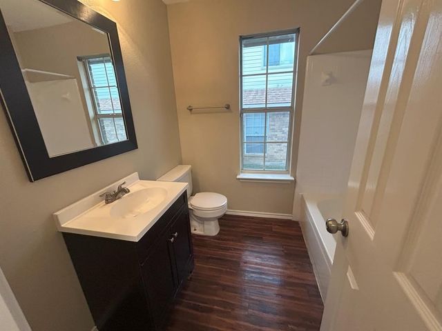 5002 Redwater Drive, Arlington, TX 76018