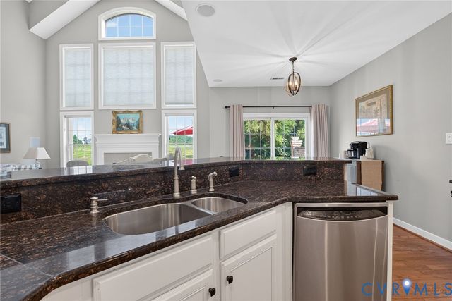 5574 Villa Green Dr, Providence Forge, VA 23140