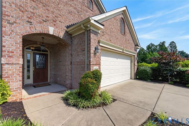 5574 Villa Green Dr, Providence Forge, VA 23140