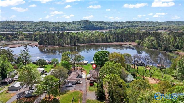 1511 Point Of Pines, Guntersville, AL 35976