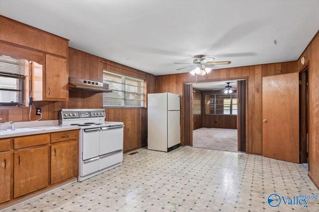 1511 Point Of Pines, Guntersville, AL 35976