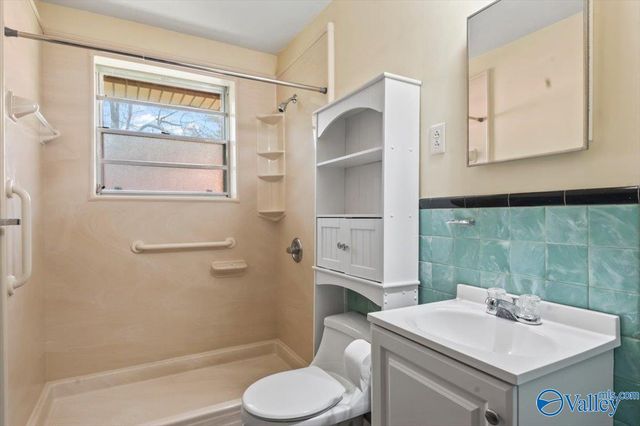 1511 Point Of Pines, Guntersville, AL 35976