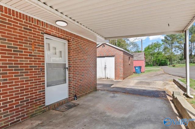 1511 Point Of Pines, Guntersville, AL 35976