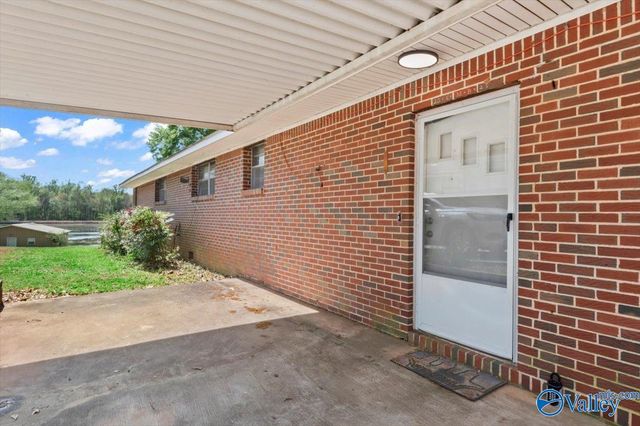 1511 Point Of Pines, Guntersville, AL 35976