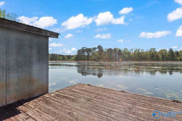 1511 Point Of Pines, Guntersville, AL 35976