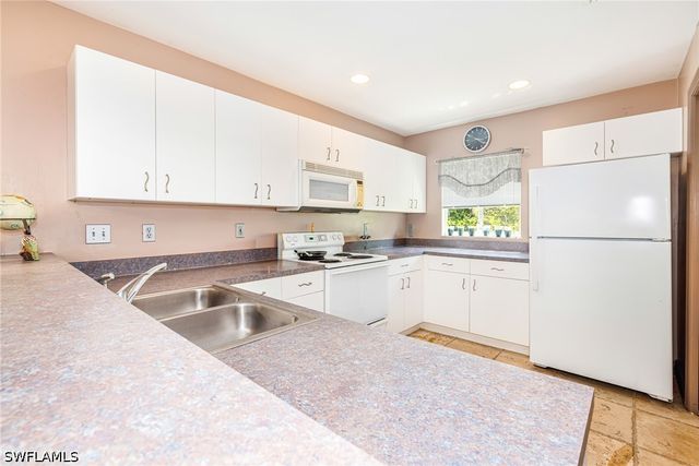 8164 Harrisburg DR, Fort Myers, FL 33967