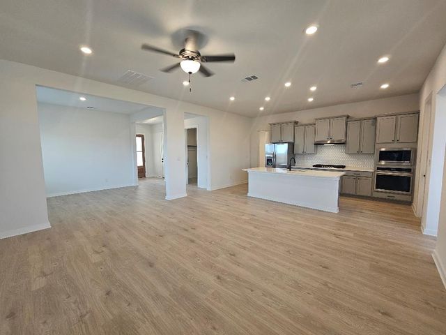 445 Brandywine RD, Hutto, TX 78634