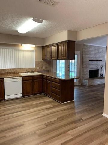 7208 Southridge Trail, Fort Worth, TX 76133