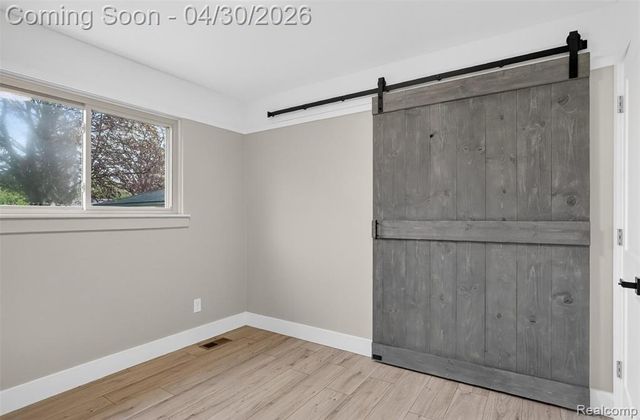 41851 Vanderbilt Drive, Sterling Heights, MI 48313