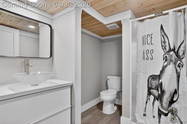 41851 Vanderbilt Drive, Sterling Heights, MI 48313