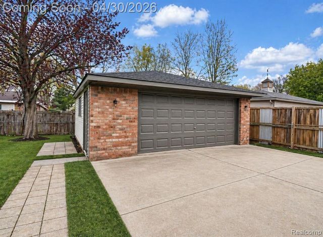 41851 Vanderbilt Drive, Sterling Heights, MI 48313