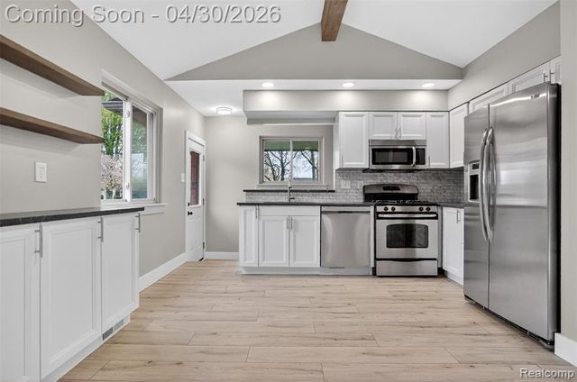 41851 Vanderbilt Drive, Sterling Heights, MI 48313