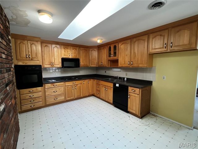 102 Five Meadows Lane, Ballwin, MO 63011