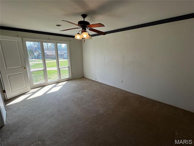 102 Five Meadows Lane, Ballwin, MO 63011