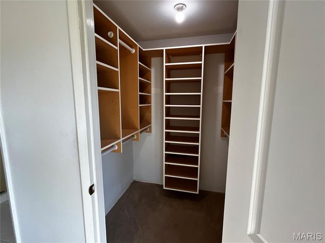 102 Five Meadows Lane, Ballwin, MO 63011