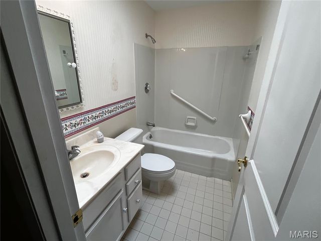 102 Five Meadows Lane, Ballwin, MO 63011