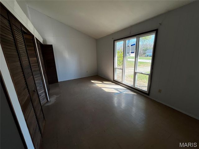 102 Five Meadows Lane, Ballwin, MO 63011