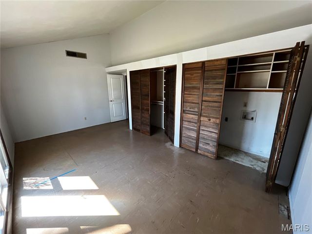 102 Five Meadows Lane, Ballwin, MO 63011