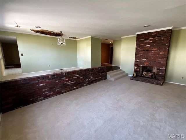 102 Five Meadows Lane, Ballwin, MO 63011