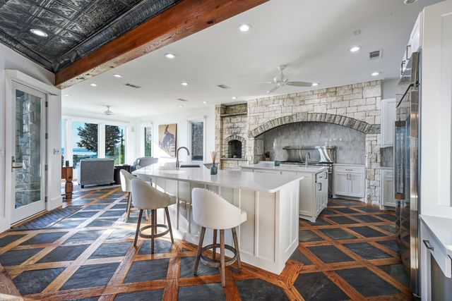 175 Bay Hill Drive, Possum Kingdom Lake, TX 76449