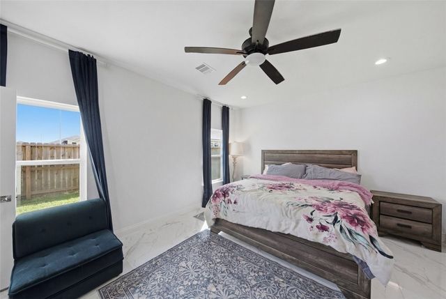 1810 White Ibis Dr, Portland, TX 78374