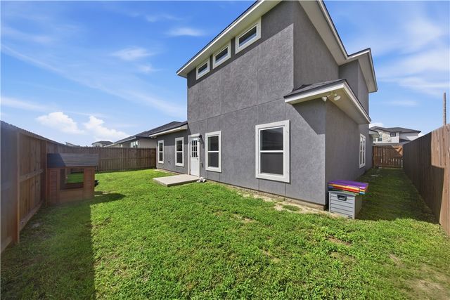 1810 White Ibis Dr, Portland, TX 78374