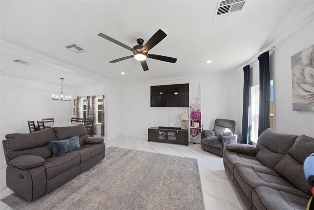 1810 White Ibis Dr, Portland, TX 78374