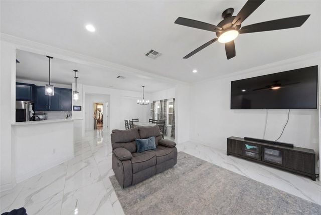1810 White Ibis Dr, Portland, TX 78374