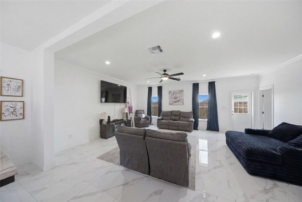 1810 White Ibis Dr, Portland, TX 78374 — photo 5