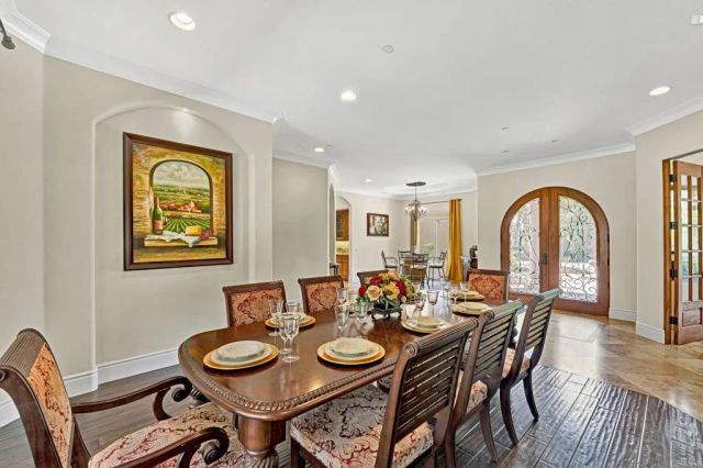 2050 Buena Village Dr, Vista, CA 92084