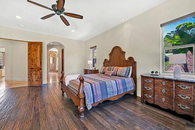 2050 Buena Village Dr, Vista, CA 92084