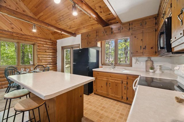 9660 MANU ROAD, Fremont, WI 54940