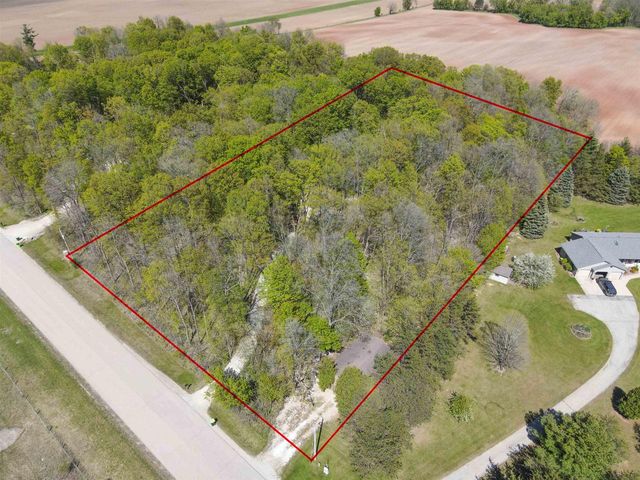 9660 MANU ROAD, Fremont, WI 54940