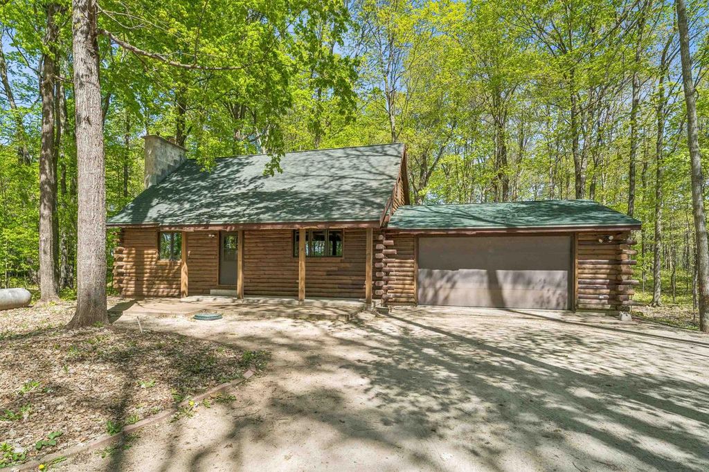 9660 MANU ROAD, Fremont, WI 54940