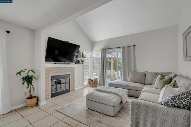 400 Grovewood Loop, Brentwood, CA 94513