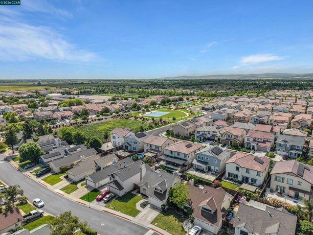 400 Grovewood Loop, Brentwood, CA 94513