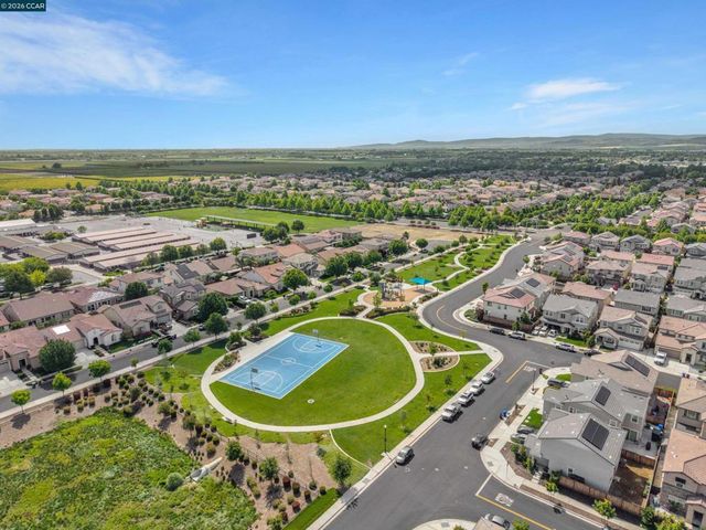 400 Grovewood Loop, Brentwood, CA 94513